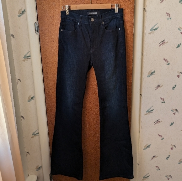 Express Dark Wash Women's Jeans - Picture 1 of 4
